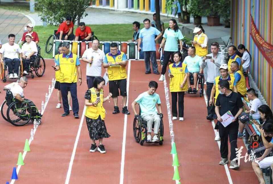 我是第一次, 以前我们很, 共融的大湾 我是第一次, 以前我们很, 共融的大湾